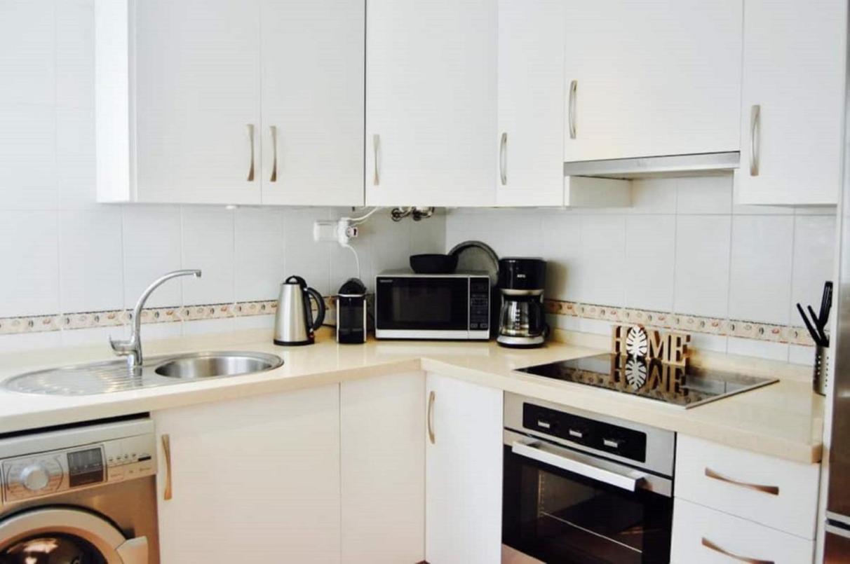 Fantastic 1 Bedroom Apartment In The Centre Of 네르하 외부 사진