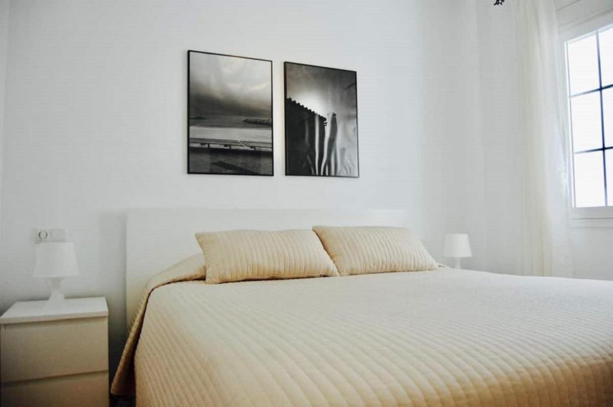 Fantastic 1 Bedroom Apartment In The Centre Of 네르하 외부 사진