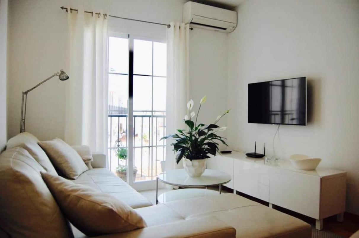 Fantastic 1 Bedroom Apartment In The Centre Of 네르하 외부 사진